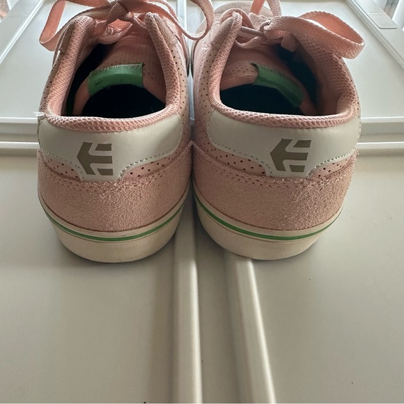 Etnies Women's Cali Vulc Sneakers - Picture 7 of 7